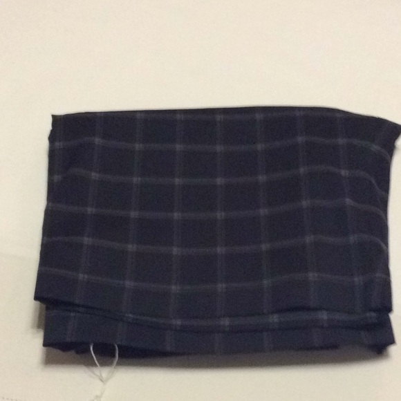 NIKE GOLF BLACK GRAY PLAID SHORTS - Picture 2 of 3